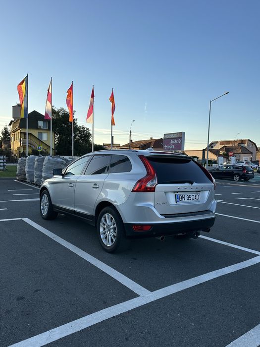 Anunt valabil Vand VOLVO XC60 automat 4x4 2.4 D5 Apple CarPlay