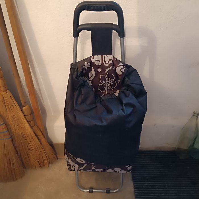 Нова пазарска количка.