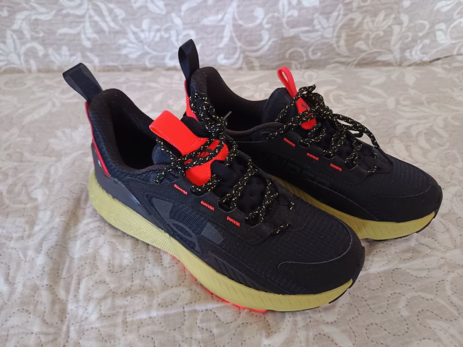 Încălțăminte sport Under Armour
