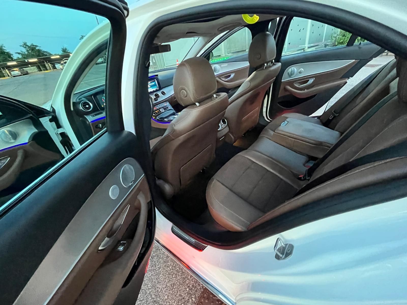 MERCEDES E 220 2017