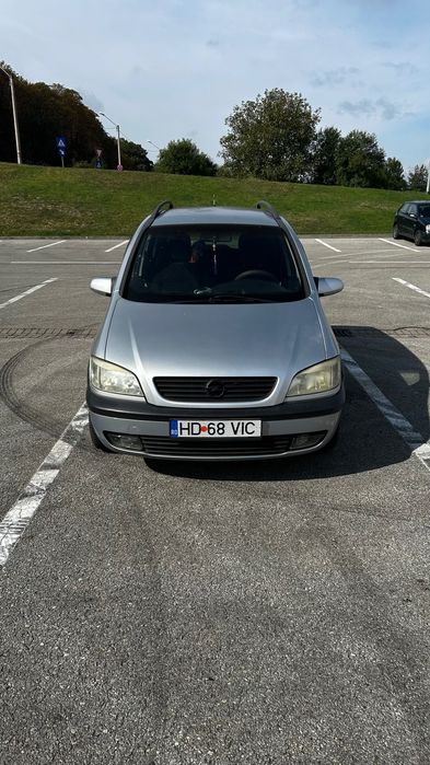 Vând Opel Zamfira A