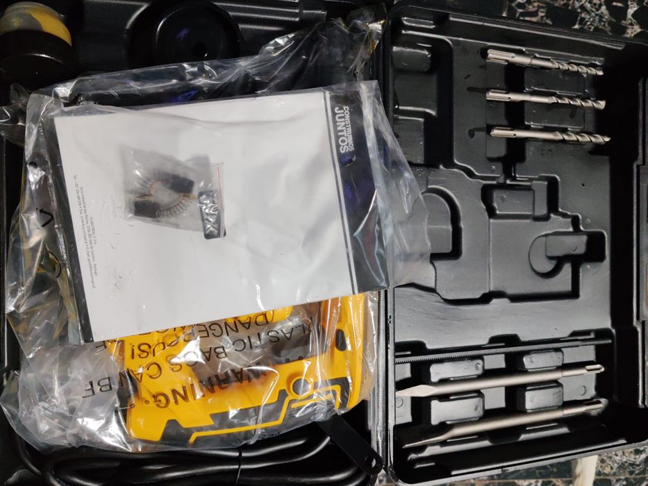 VAND ciocan rotopercutor Flux 710W