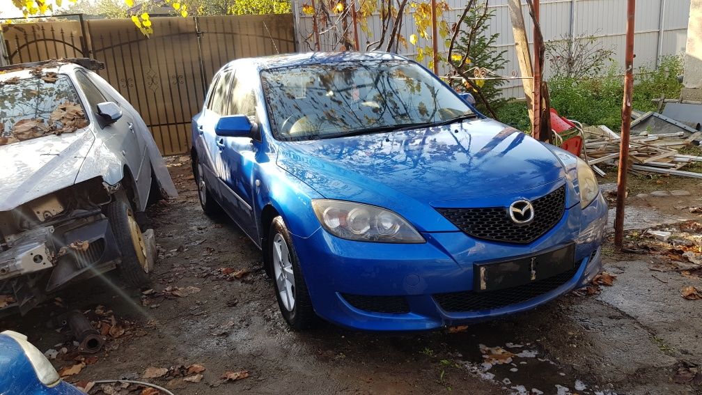 Dezmembrez piese Mazda 3