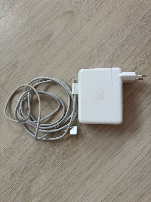 Зарядно за MacBook с MagSafe