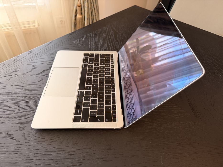 MacBook Air Retina 13” - Impecabil