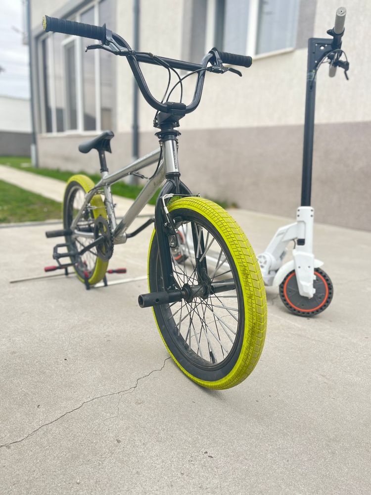 Vand bicicleta BMX