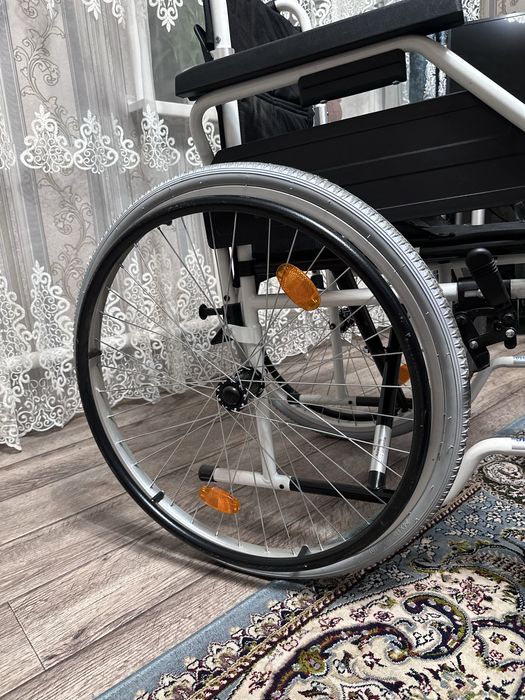 Продам новую инвалидную коляску