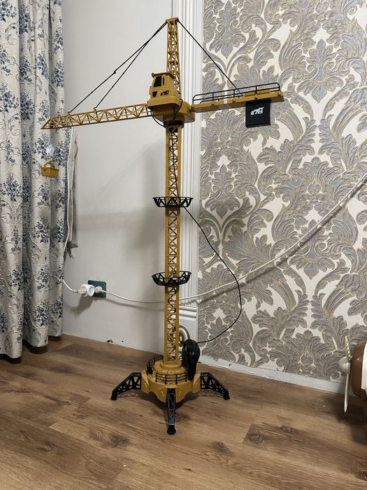 Игрушка кран на ду управлении