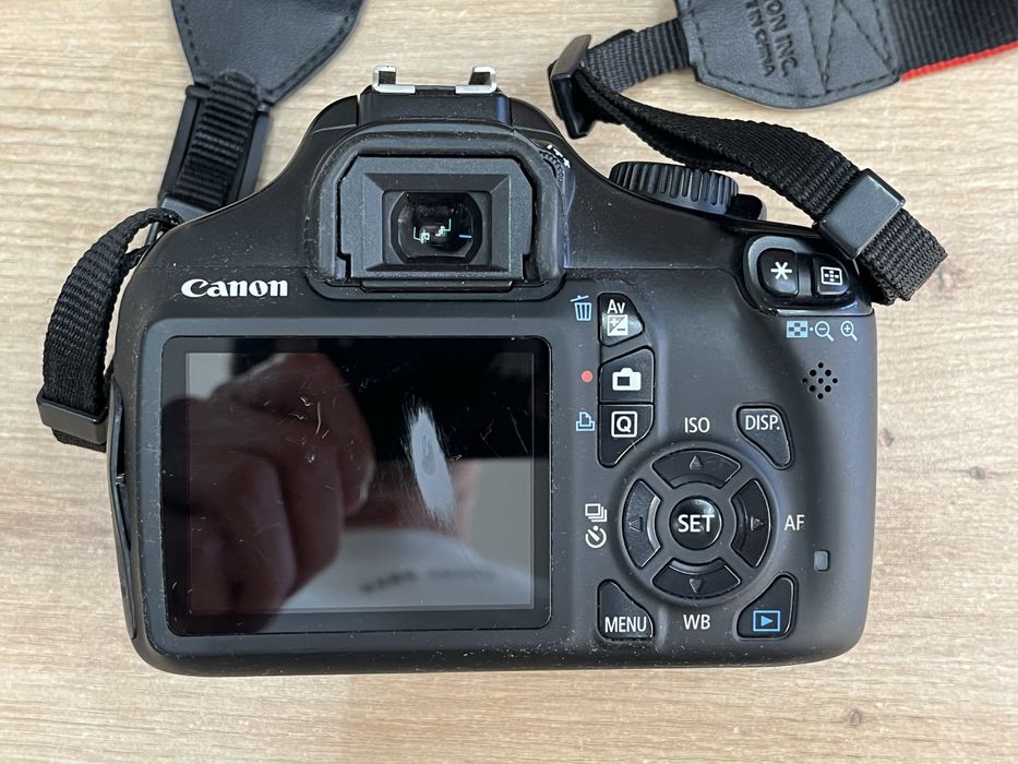 Canon EOS 1100D  + Efs 18 55 + 75 300