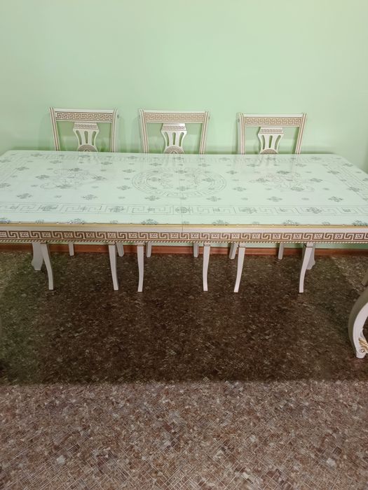 Продаю стол новый