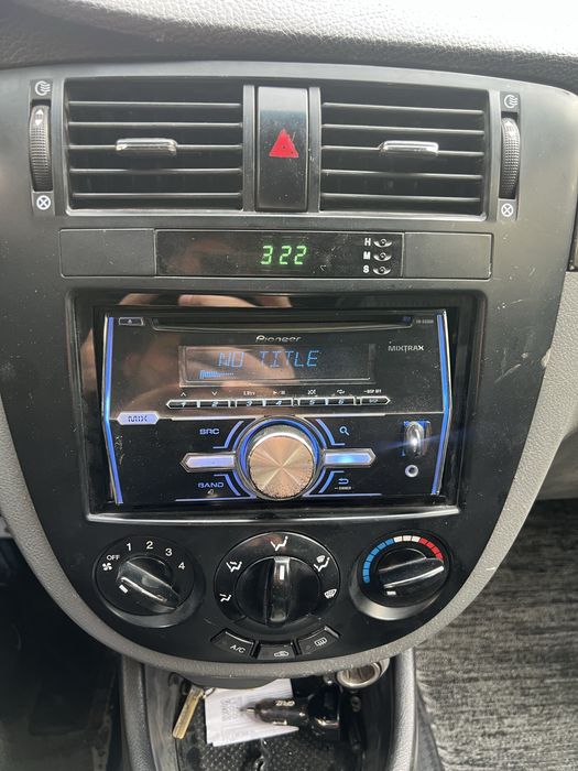 Pioneer FH-X555UI sotiladi