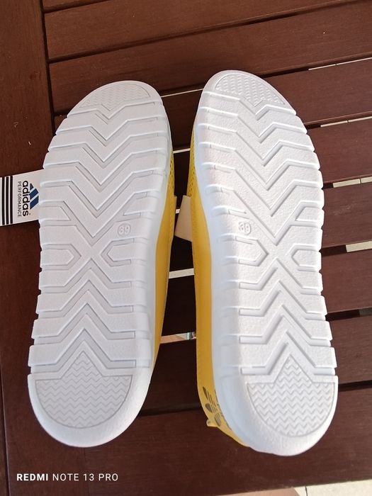 Balerini , tenisi Adidas noi