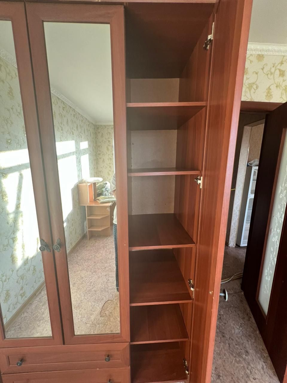 Продам  срочно .