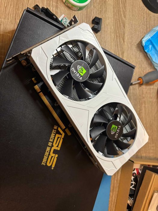 Бял геймърски компютър Ryzen 5600, RTX3060, 16 ram, 512 ssd, 1TB, 650W