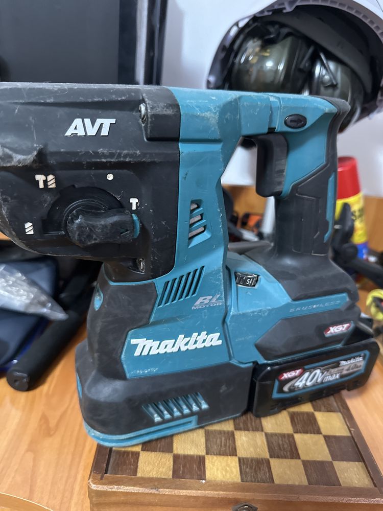Rotopercutor makita XGT HR004G AVT