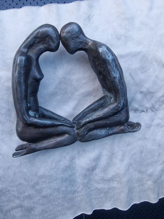 Авторска бронзова статуетка