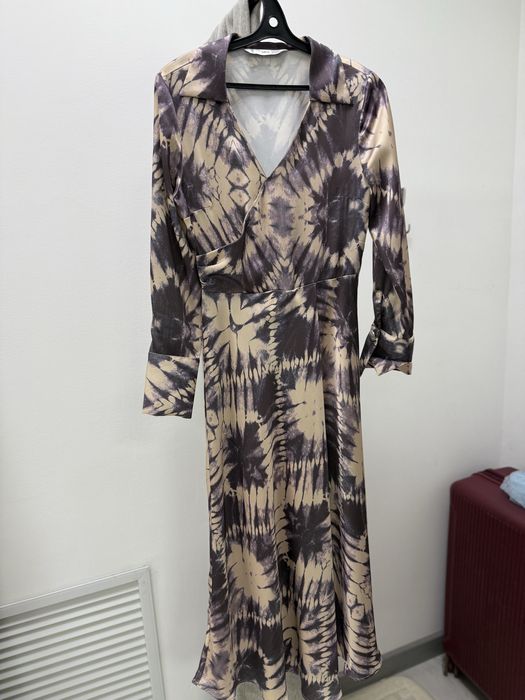 Платье атласное размер S