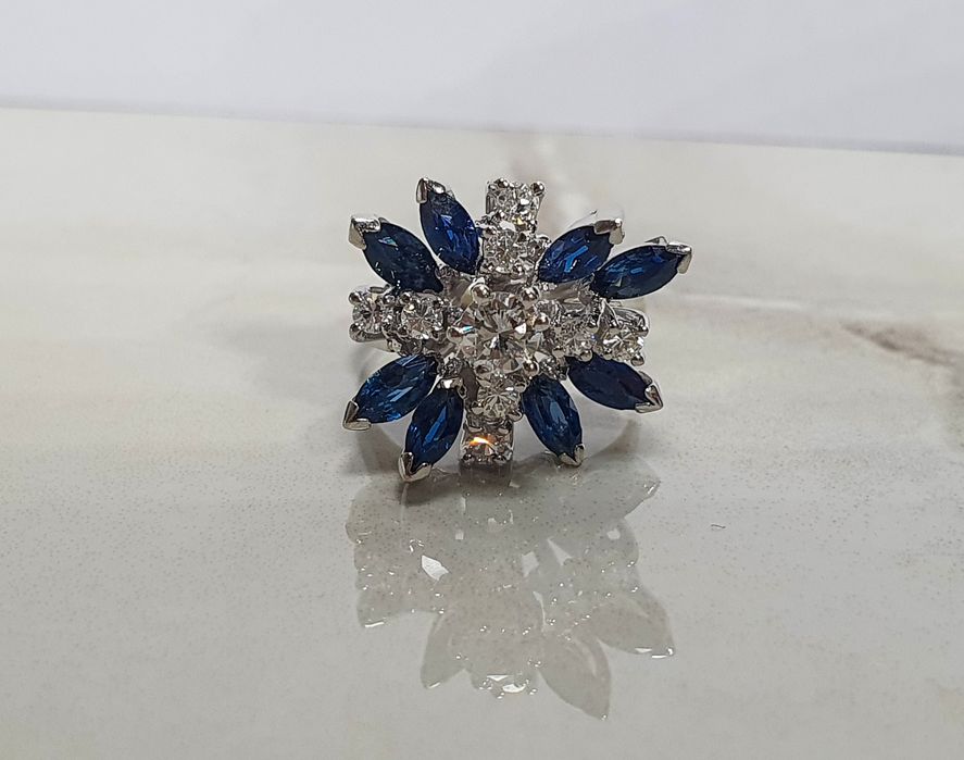 Inel din aur alb de 18K cu diamante naturale și topaz albastru