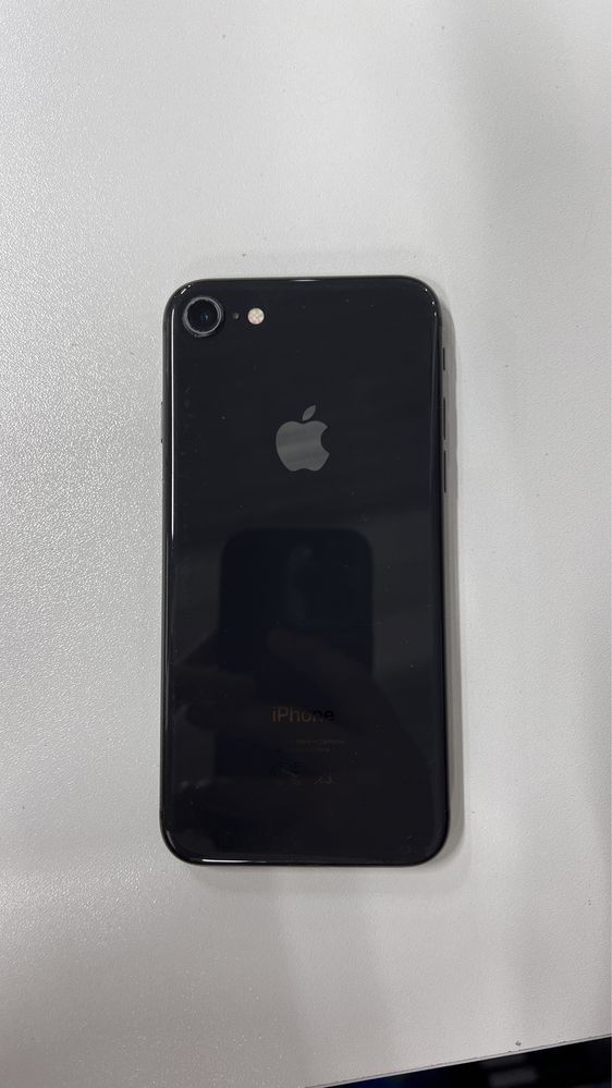 iPhone 8 64гб оригинал