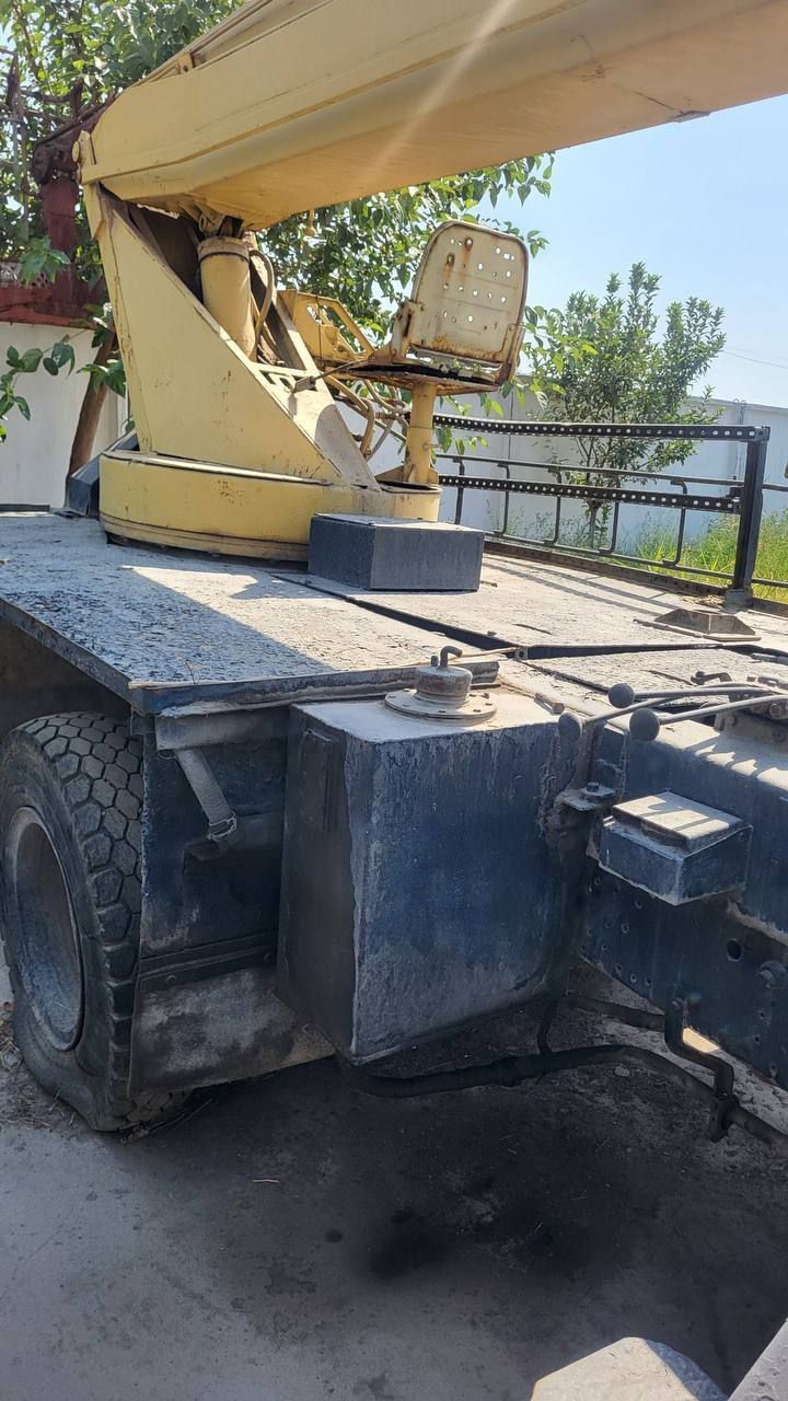 Zil aftovishka aftoko'targich sotiladi