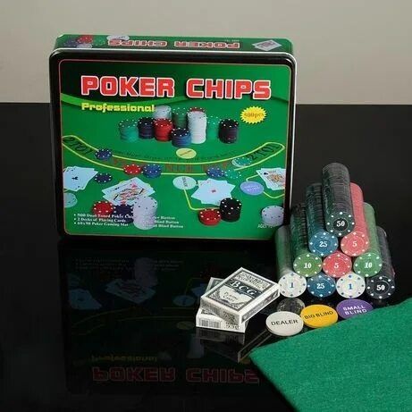 Игра в покер на 500 фишек. Покерный набор. Poker chips + сукно и карты