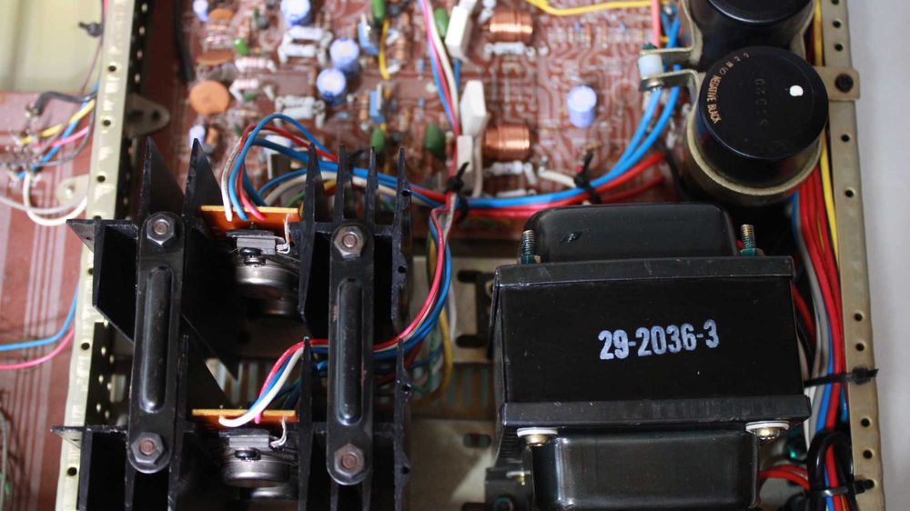 Statie/Amplificator NAD 3045(2x65W,1978)