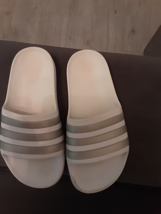 Papuci adidas fete,marimea 13k