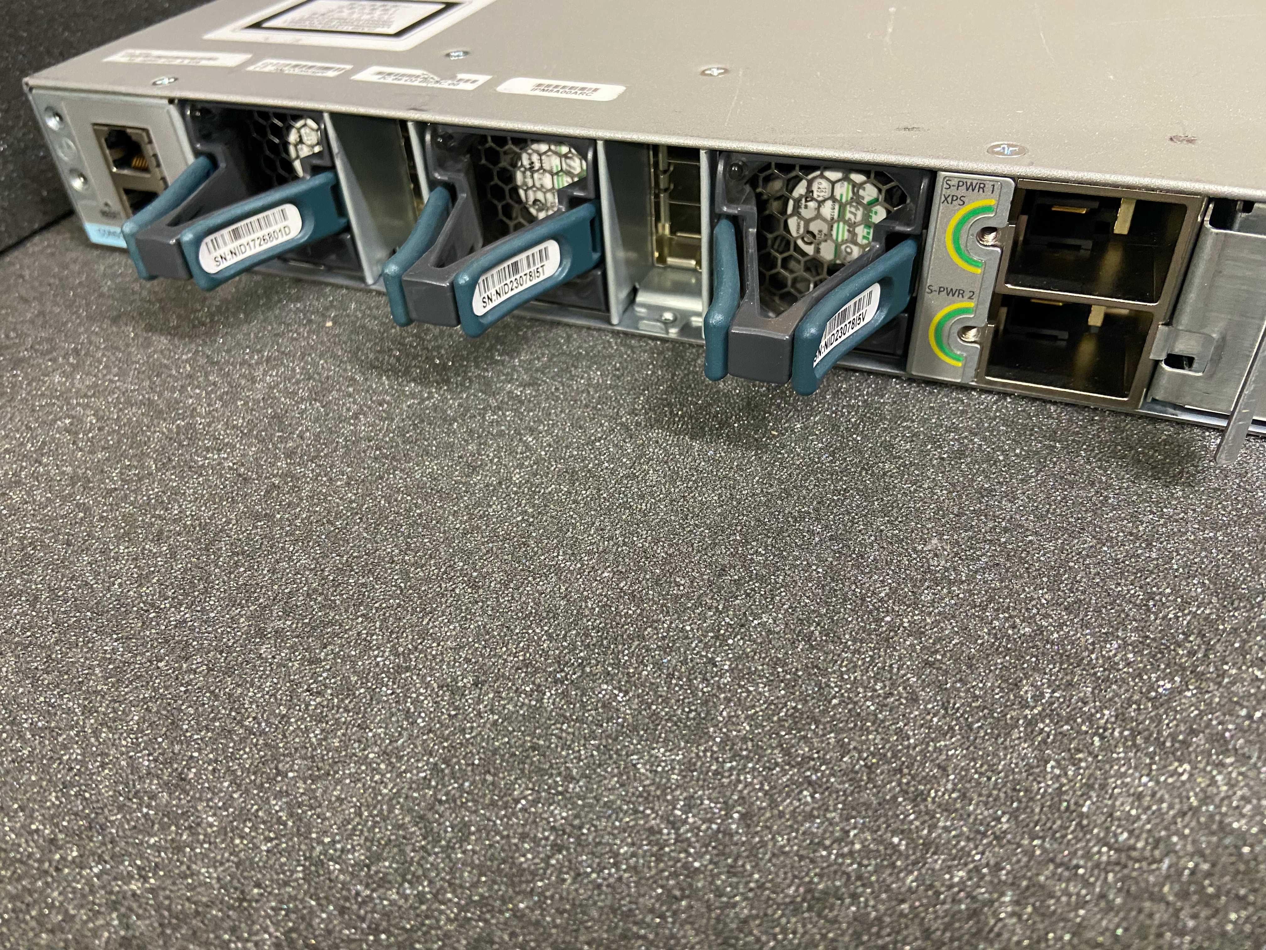 Cisco Catalyst 3850 – 24-Port PoE+ Gigabit Switch – IP Base суич