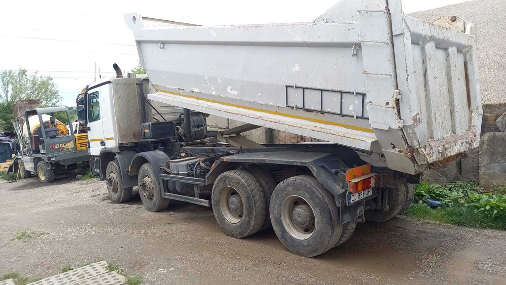 Autobasculante 8x4 Mercedez Actros