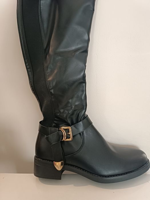 Нови дамски високи черни ботуши