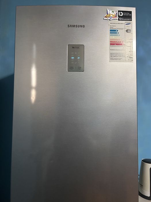 Холодильник Samsung