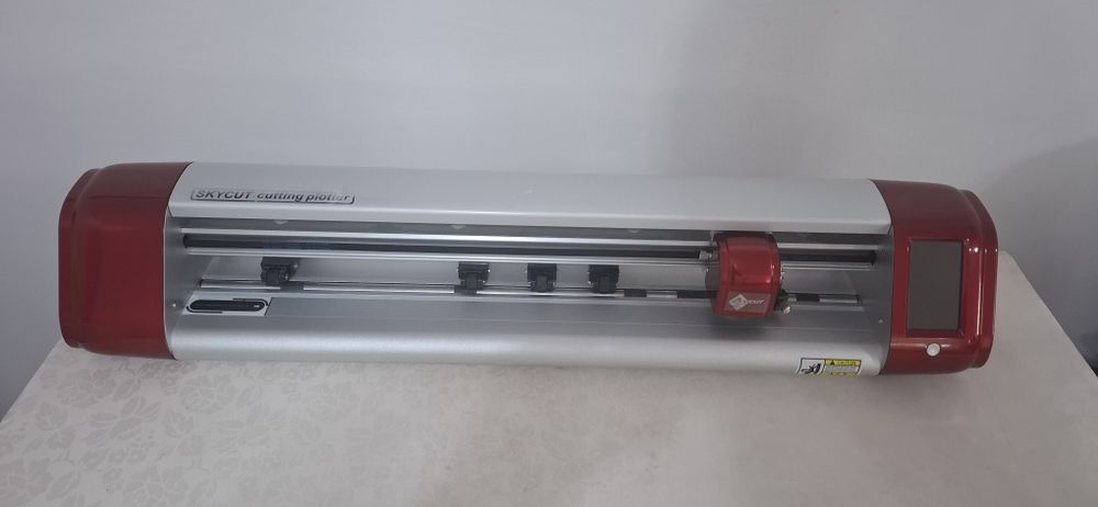 Продам плоттер skycut c 24  новая