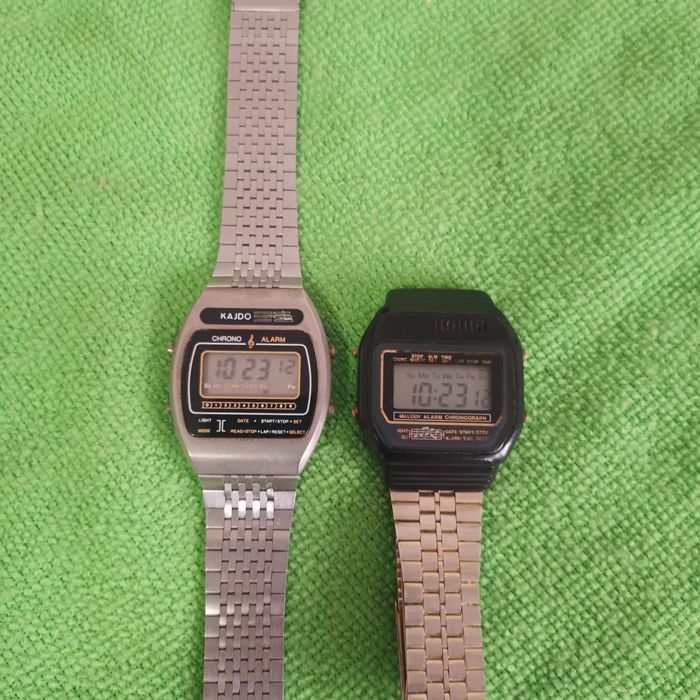 Lot ceasuri cu o melodie