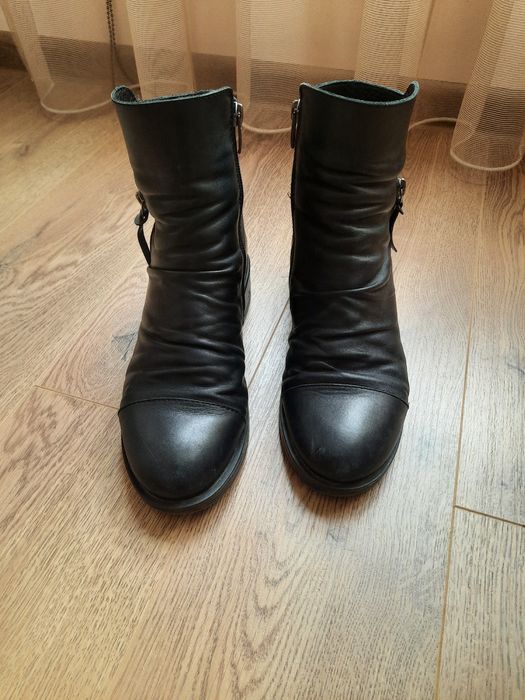 Дамски черни боти