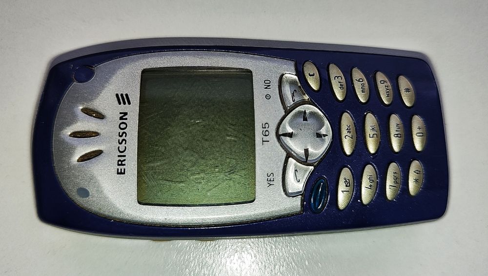 Ericsson T65 телефон