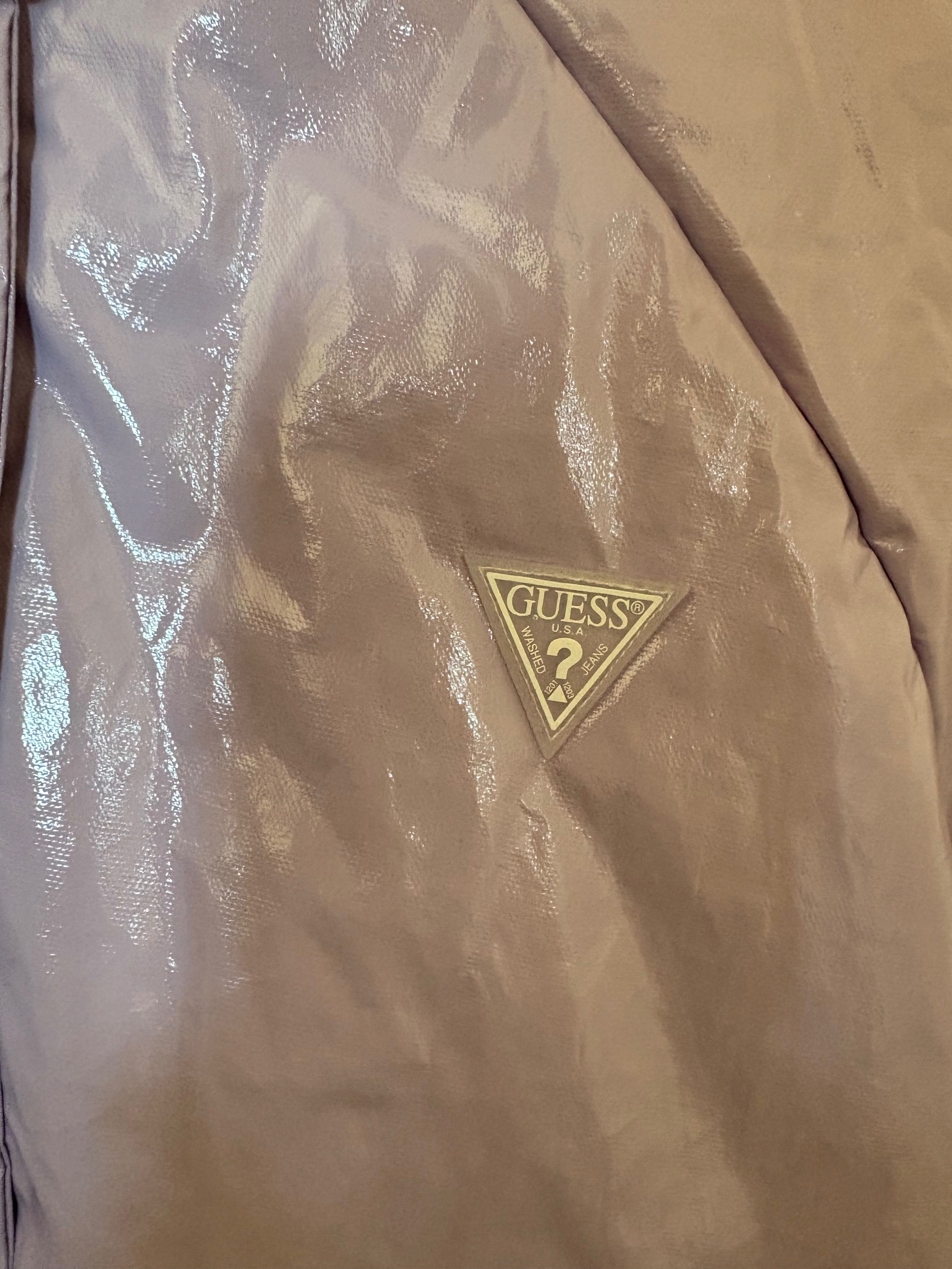 Ново дамско преходно яке на Guess