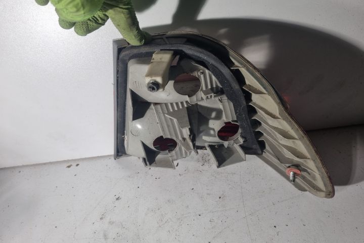 Lampa / Tripla stop stanga pe aripa BMW Seria 3 E46