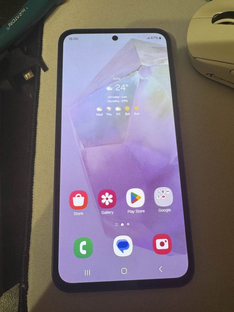 Samsung A35 5G 128GB място