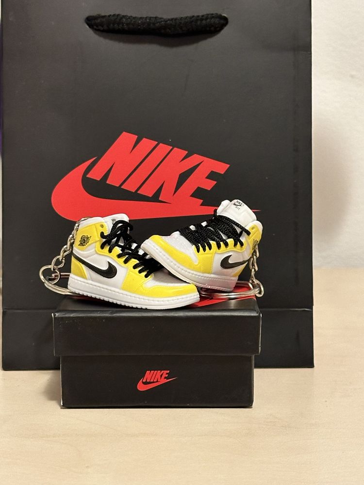Poartă-ți pasiunea la chei! Brelocuri Nike premium – ediție limitată!