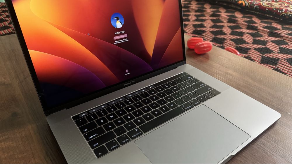 Macbook Pro 15” 16gb 500gb