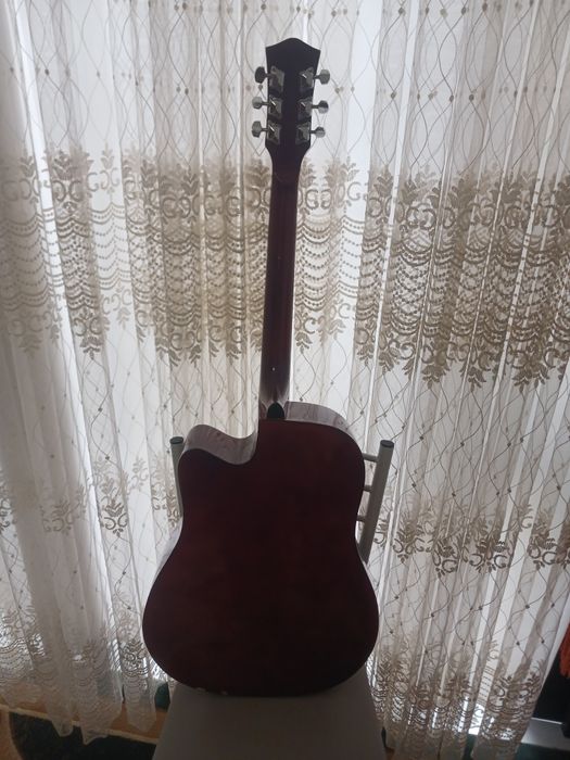 Acoustic Gitara 6 strunali