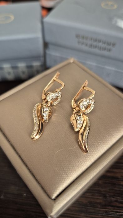Продам золотые серьги 585 проба