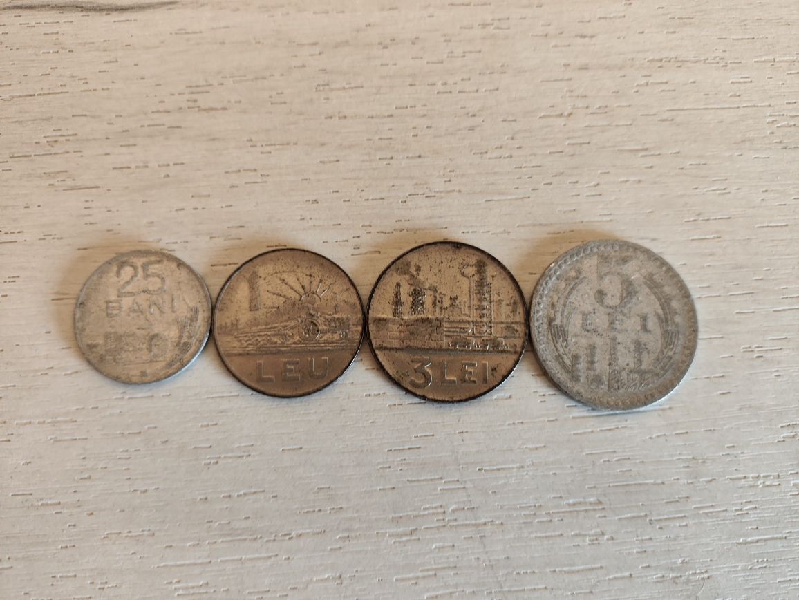 Lot de 4 monede de 25 de bani, 1 leu, 3 lei și 5lei, anii comunismului