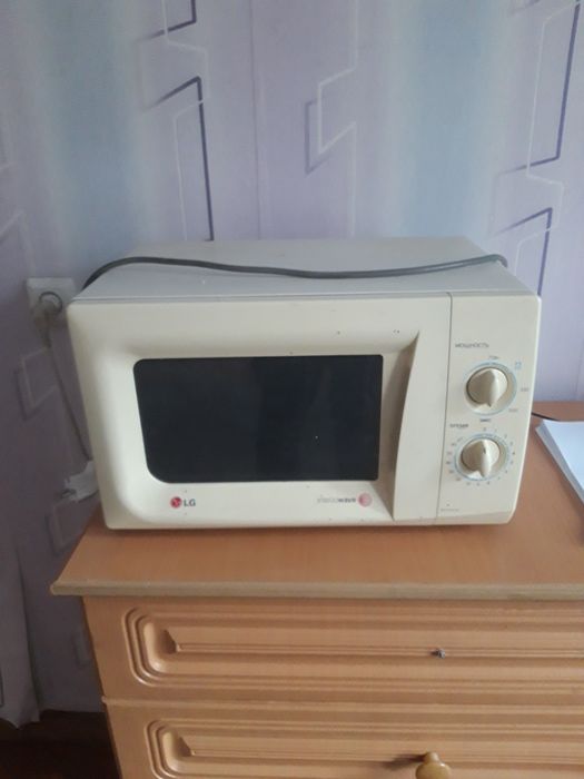 Микроволновпя печь LG