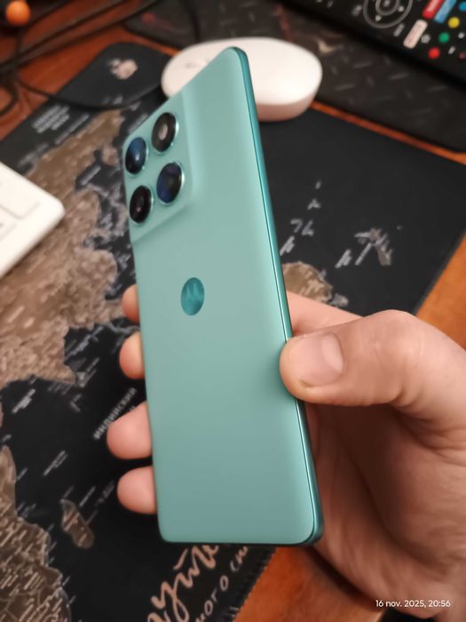 Vand Motorola Edge 60 Fusion 12GB RAM / 256 GB cu garantie