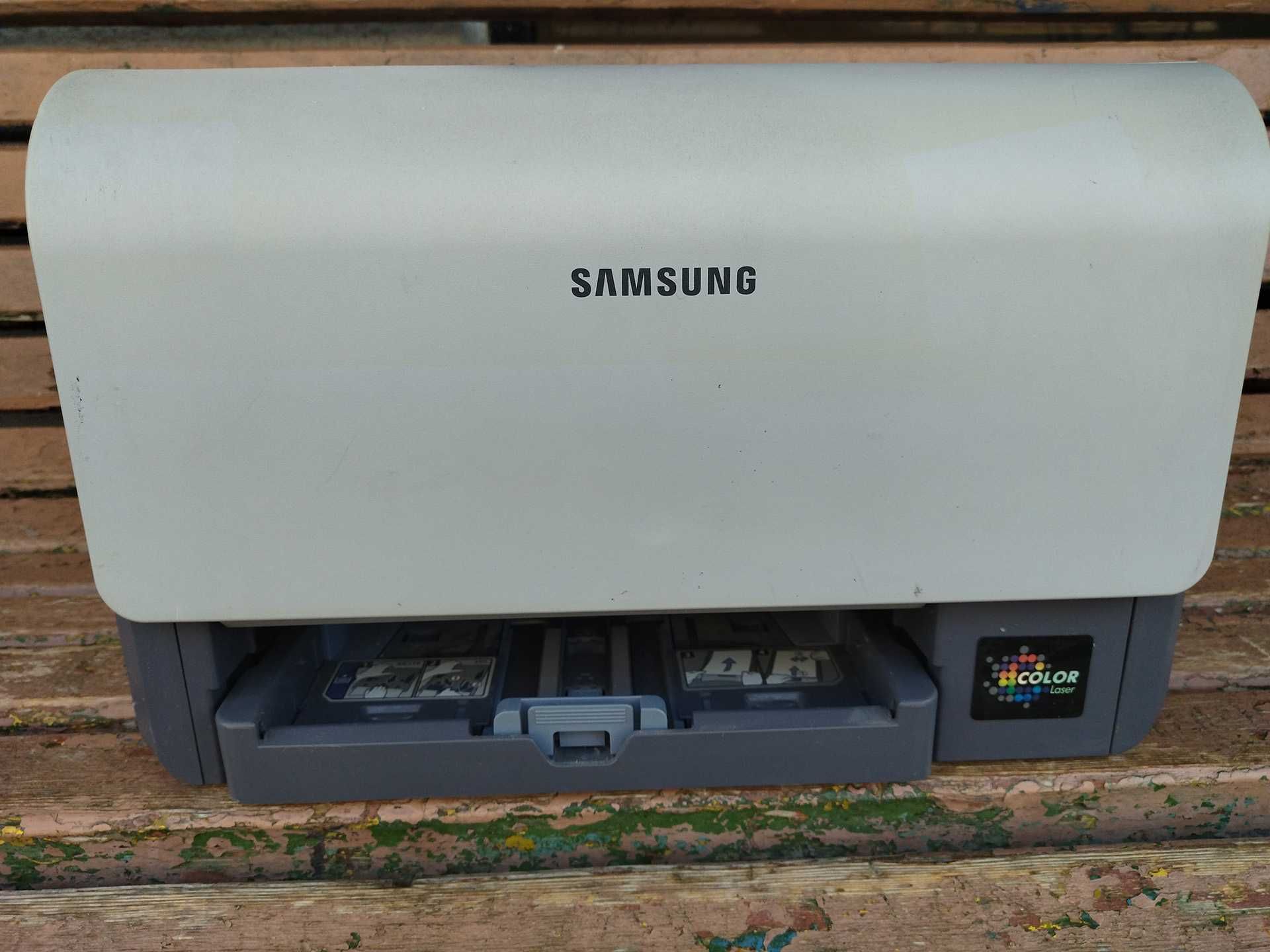 цветен лазерен принтер Samsung CLP-300