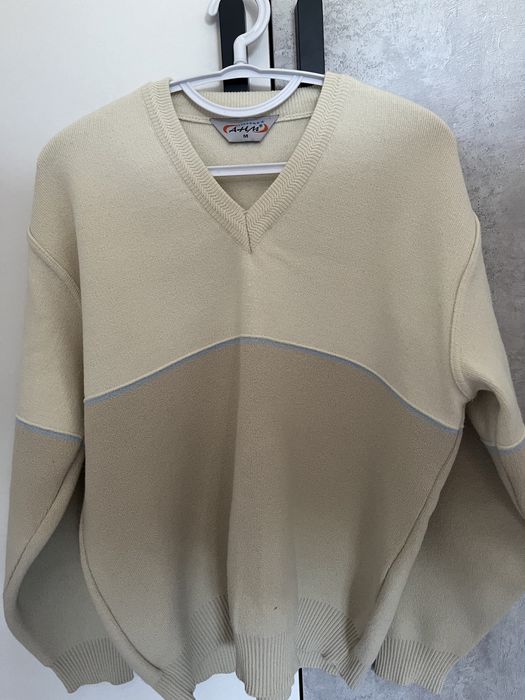 Продам джинсы,пиджак,толстовки и барсетку б/у в хорошем состояний