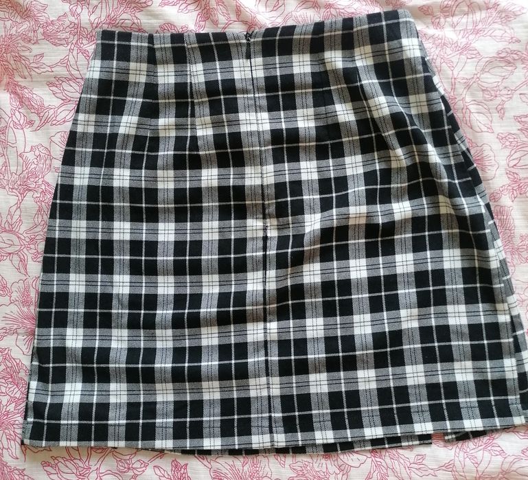 Brandy Melville карирана пола