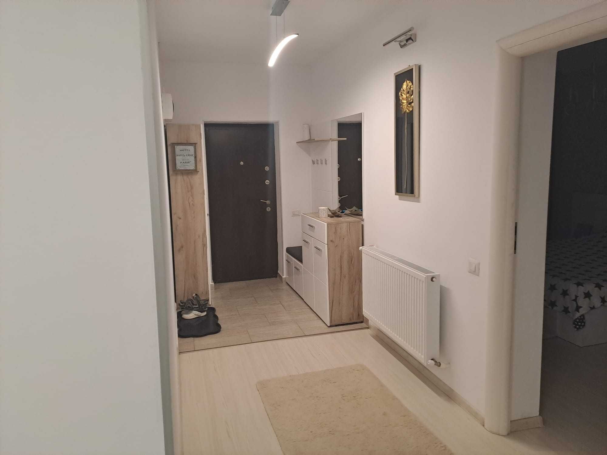 Casa individuala 5 camere ,2 bai ,curte 450 mp,toate utilitatile !