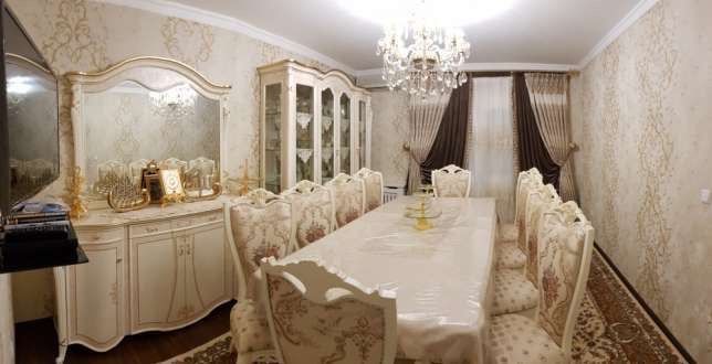 Abay jangohda 2/4/4 balkon 2/6 srochno sotiladi